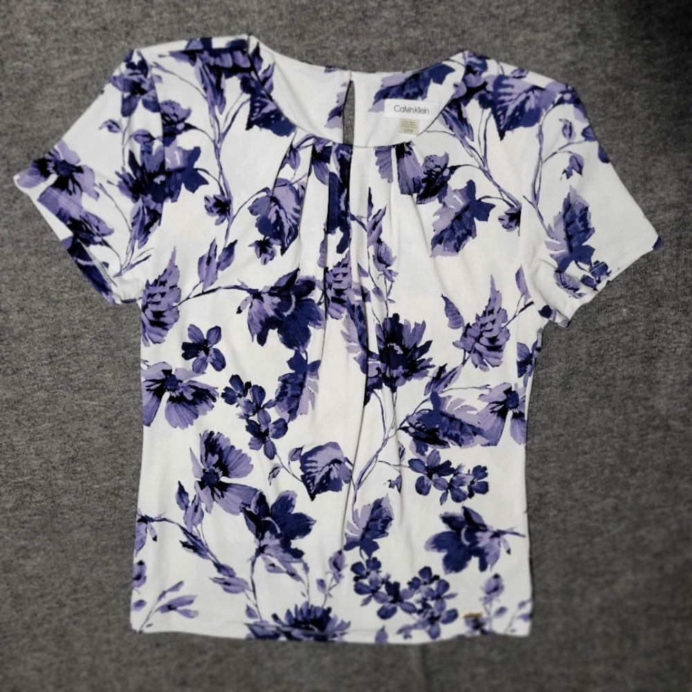 Calvin Klein Women's Floral Top - White and Purple